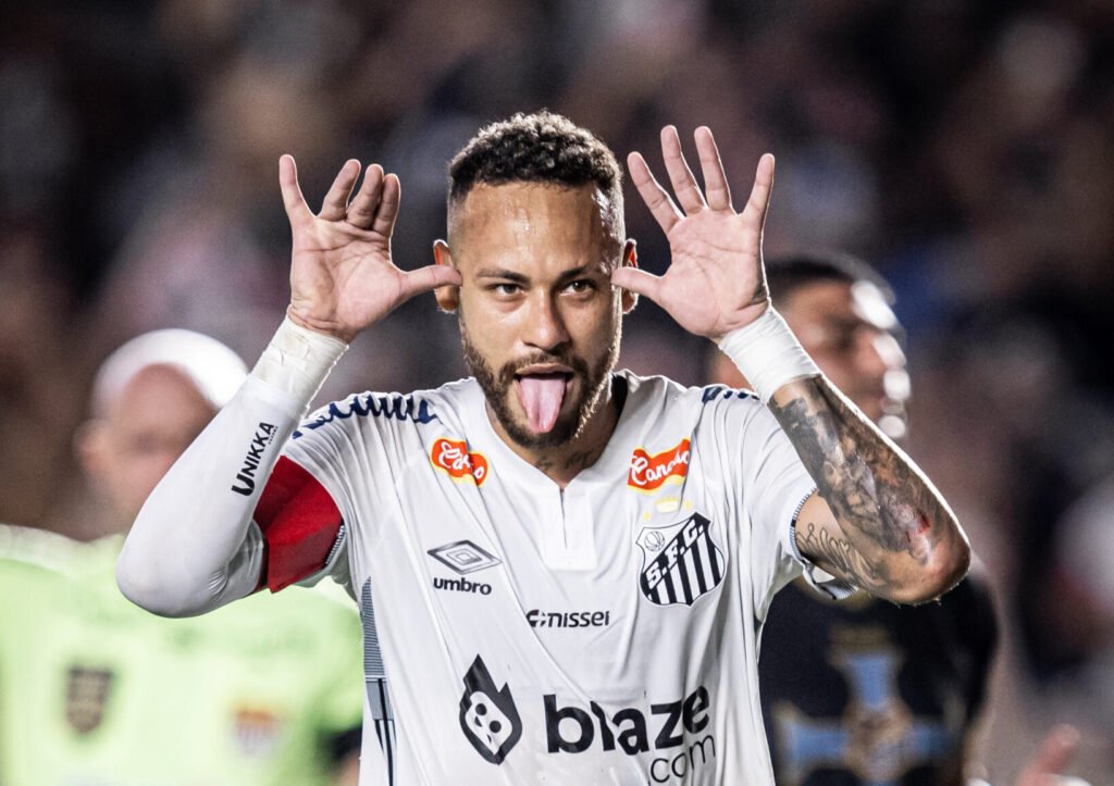 Neymar comemorando gol pelo Santos