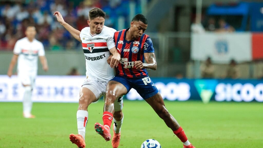 Com direito a lei do ex, Bahia vence o São Paulo pelo Brasileirão