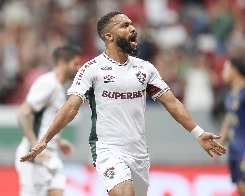 Samuel Xavier, do Fluminense, comemorando o gol de empate. Foto: Marcelo Gonçalves/FFC.