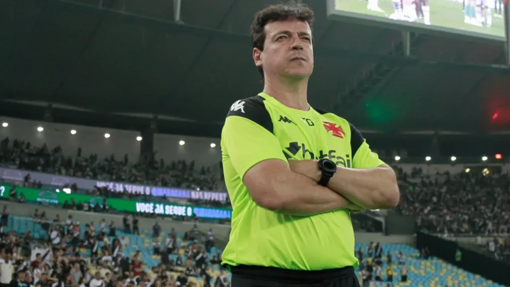 Denílson cita Diniz e Guardiola ao reclamar do futebol hoje
