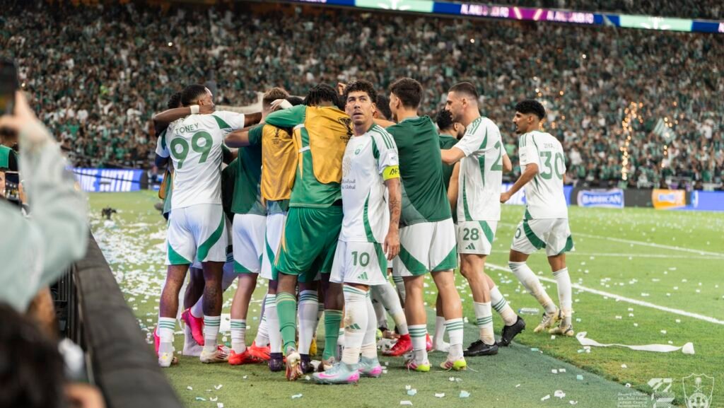 Firmino e Galeano brilham, e Al-Ahli conquista título inédito da Liga dos Campeões da Ásia