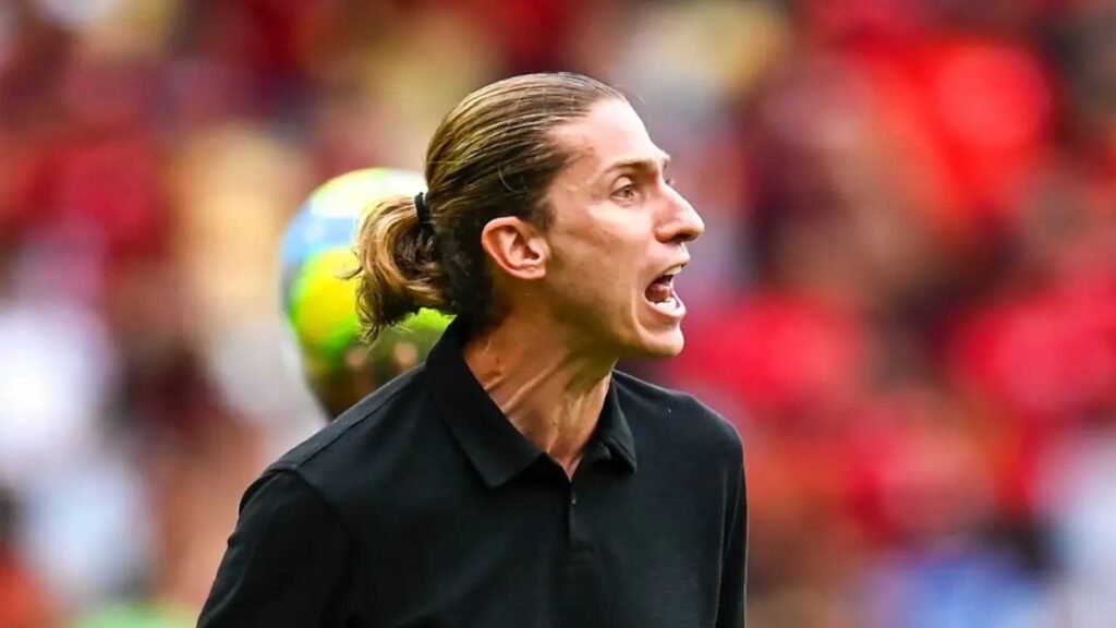 O técnico Filipe Luís em jogo do Flamengo (Gilvan de Souza / CRF)