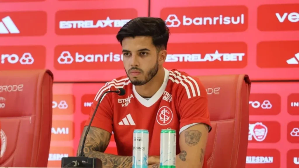 Casa Pia recua por Kaique Rocha e torcida do Inter critica