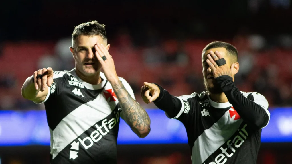 Denílson fica incrédulo com atropelo do Vasco contra o São Paulo