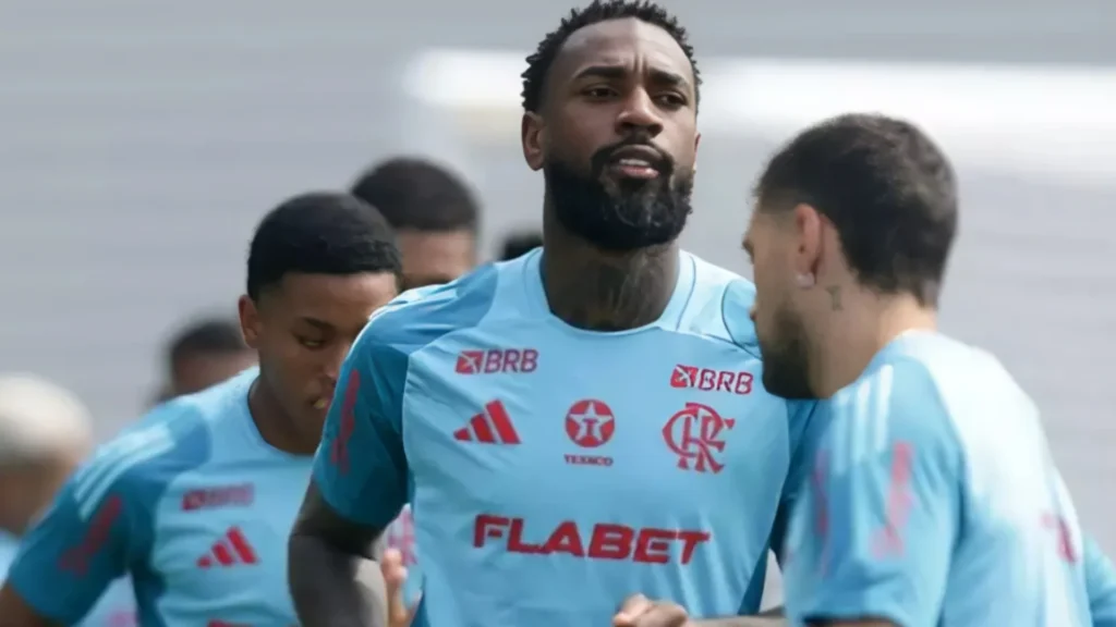 Gerson ignora torcedores do Flamengo nos EUA e vídeo repercute