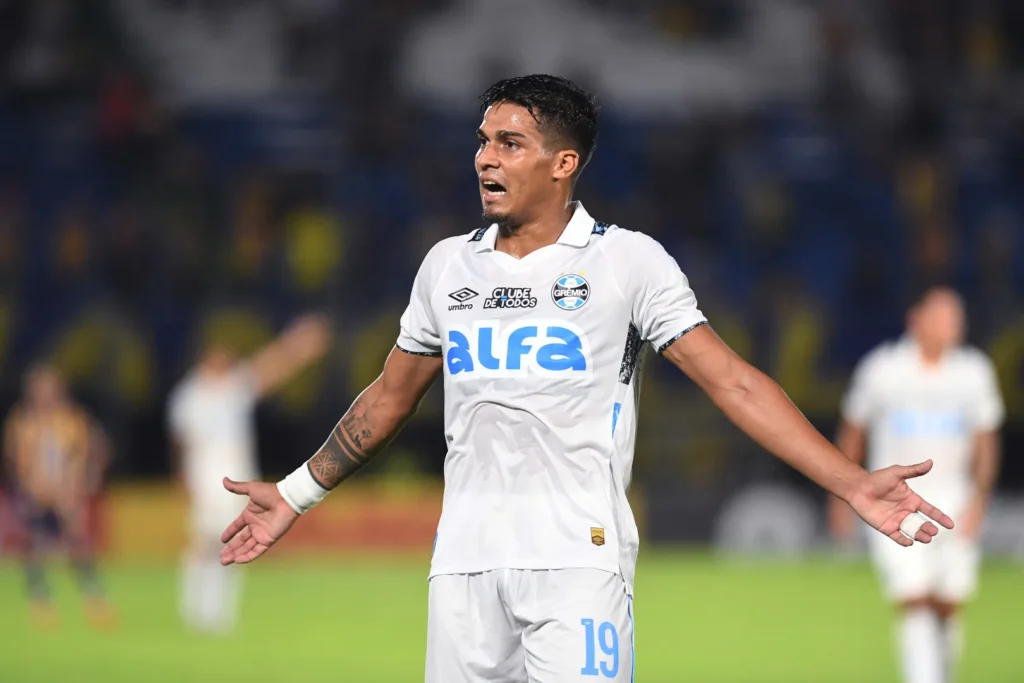 Grêmio recusa oferta do São Paulo por Matías Arezo