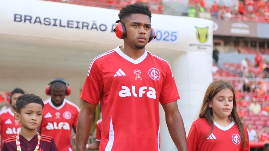 Internacional dificulta negociação do Cruzeiro por Victor Gabriel