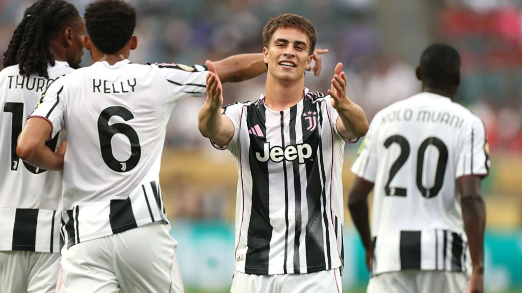 Juventus e Manchester City se classificam