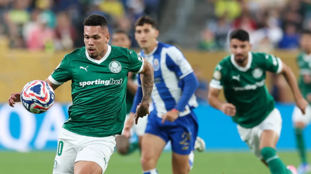 Massini aponta problemas físicos de Paulinho e critica o Palmeiras