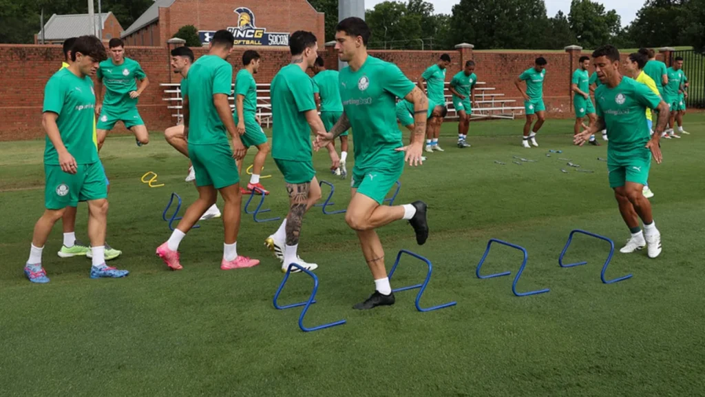 Palmeiras faz último treino para enfrentar o Porto