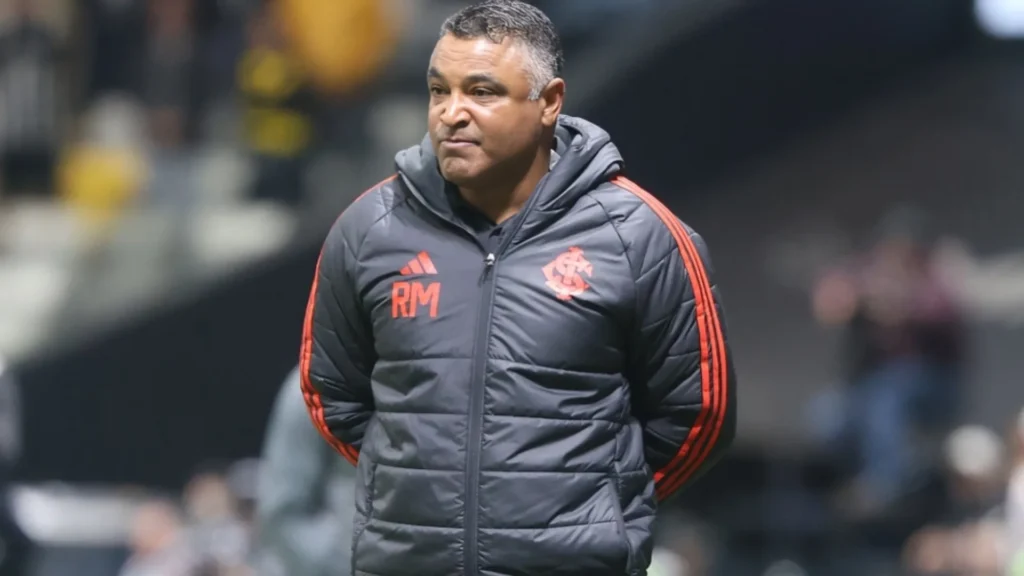 Torcedores do Internacional sugerem Crespo no lugar de Roger