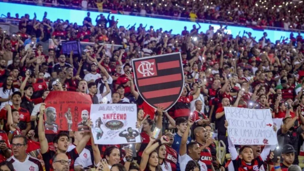 Torcida do Flamengo vira problema para técnico do Los Angeles